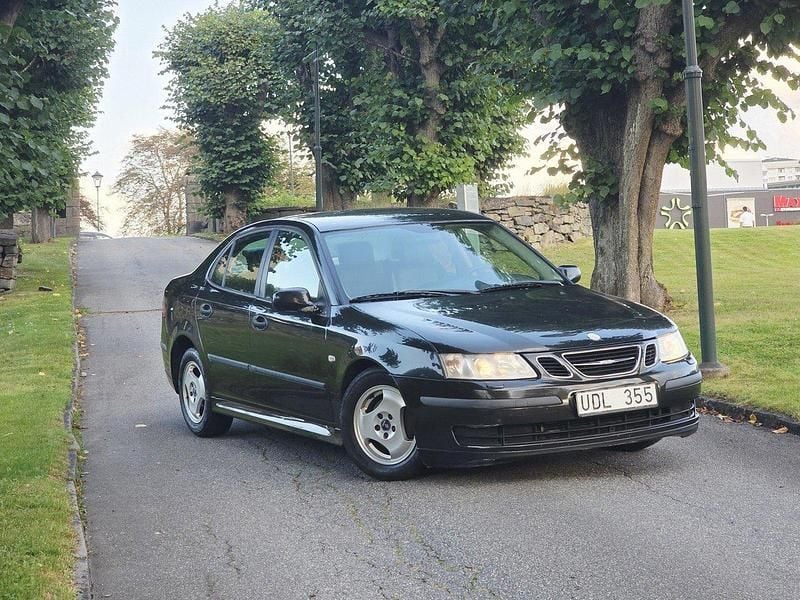 Grön Begagnad 2004 Saab 9-3 Sedan | 29 000 kr (Marknadspris) - Bild 1/4
