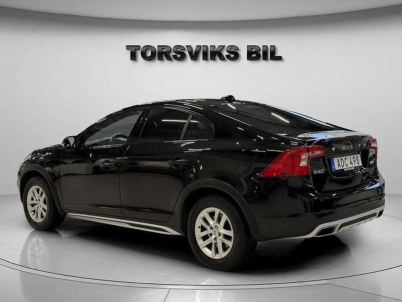 Begagnad Volvo S60 CC Momentum 190 HK (139 kW) 2018 Svart Sedan