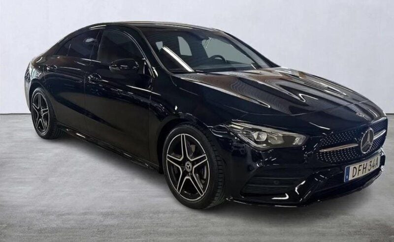 Svart Begagnad 2023 Mercedes CLA180 AMG Sedan | 359 000 kr (Marknadspris) - Bild 1/4