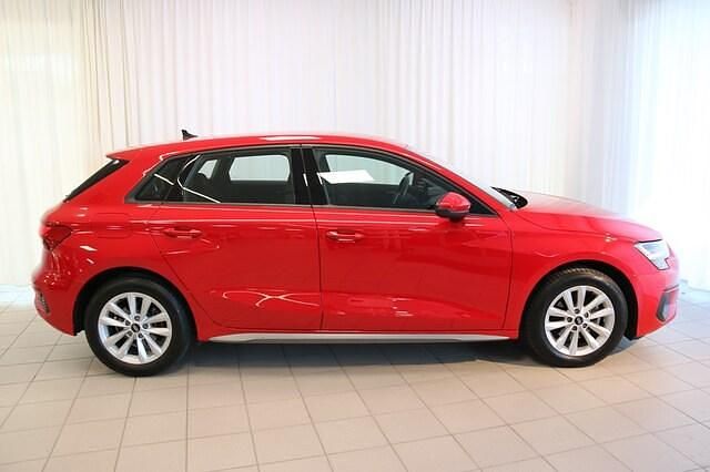 Begagnad Audi A3 Proline 150 HK (110 kW) 2022 Tangoröd metallic Sedan