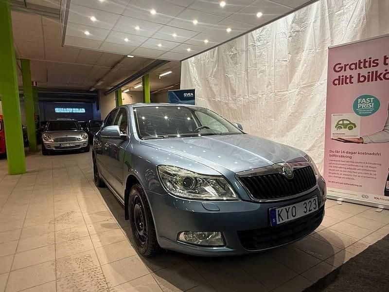 Begagnad Skoda Octavia Elegance 160 HK (117 kW) 2011 Blå