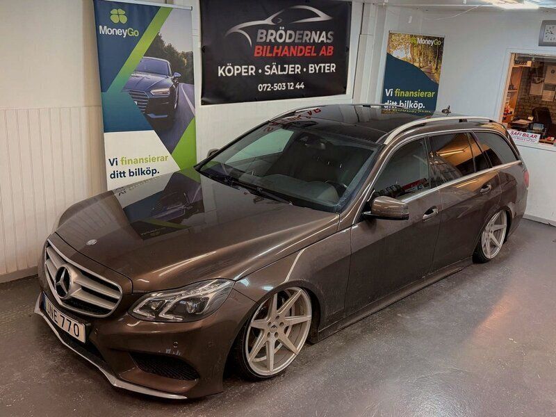 Ljusbrun (brun) Begagnad 2014 Mercedes E220 Avantgarde Kombi | 249 900 kr - Bild 1/4