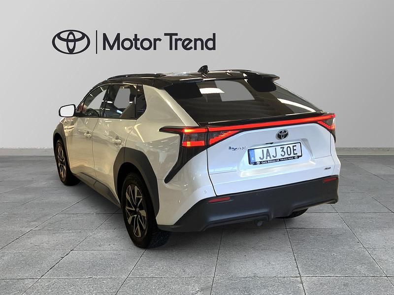 Begagnad Toyota bZ4X 2023 Vit SUV