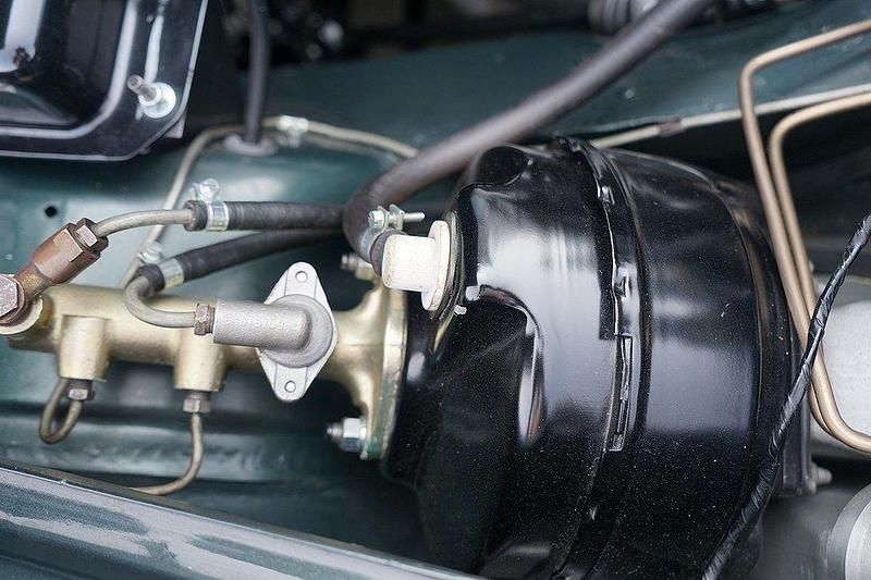 Begagnad Jaguar 420 199 HK (146 kW) 1970 Grön Sedan