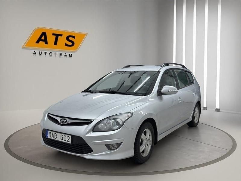 Silver Begagnad 2011 Hyundai i30 Kombi | 59 000 kr (Marknadspris) - Bild 1/4