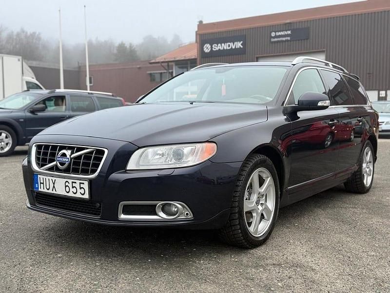 Blå Begagnad 2011 Volvo V70 Summum Kombi | 59 900 kr (Marknadspris) - Bild 1/4