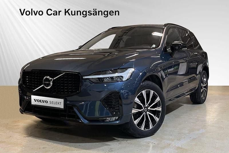 Blå Begagnad 2023 Volvo XC60 Plus SUV | 449 900 kr (Bra pris) - Bild 1/4
