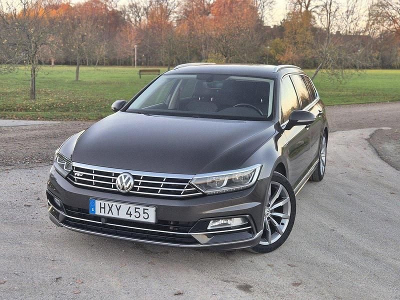 Brun Begagnad 2016 VW Passat Kombi | 198 000 kr (Lite dyr) - Bild 1/4