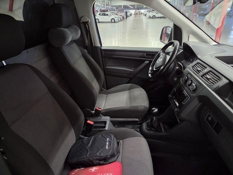 Begagnad VW Caddy 102 HK (75 kW) 2016 Lgrå Minibuss