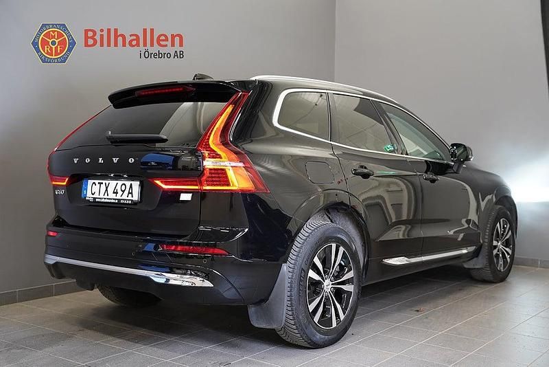 Begagnad Volvo XC60 Core 253 HK (186 kW) 2022 Svart SUV