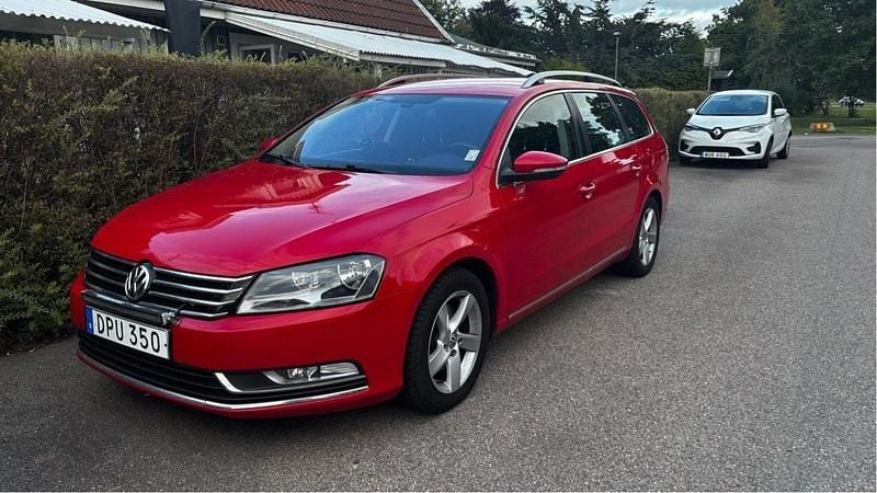 Röd Begagnad 2015 VW Passat Kombi | 110 000 kr (Bra pris) - Bild 1/4
