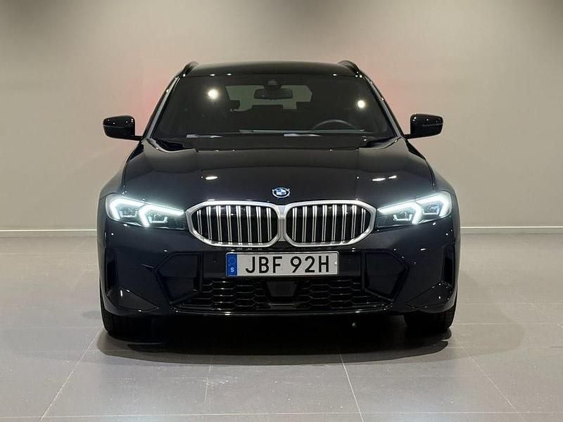 Begagnad BMW 330 M Sport 184 HK (135 kW) 2025 Safirsvart metallic Kombi