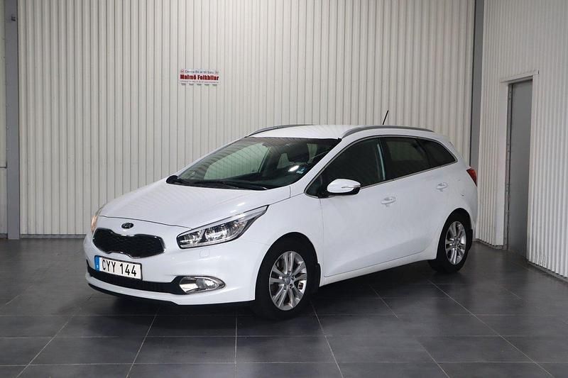 Vit Begagnad 2014 Kia Ceed Sportswagon Comfort Kombi | 129 900 kr (Lite dyr) - Bild 1/4