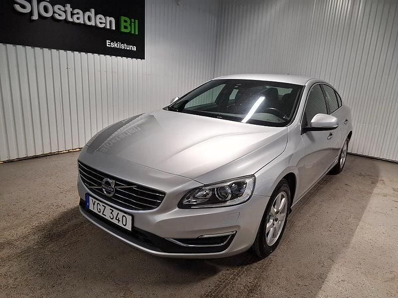 Begagnad Volvo S60 Momentum 150 HK (110 kW) 2016 Silver Sedan