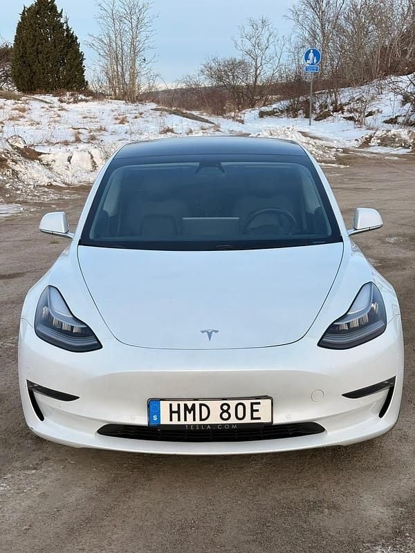 Begagnad Tesla Model 3 Long Range AWD 323 kW (440 HK) 2020 Pearl white Sedan