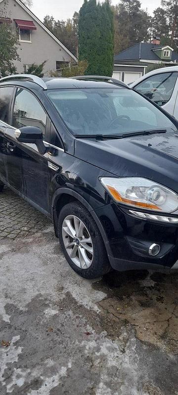 Svart Begagnad 2012 Ford Kuga Titanium SUV | 68 000 kr (Bra pris) - Bild 1/4