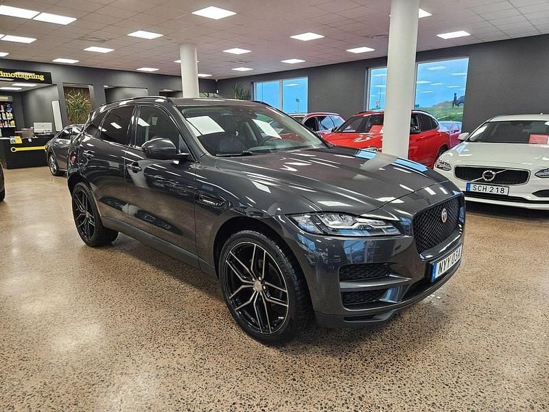 Grå Begagnad 2020 Jaguar F-Pace SUV | 269 900 kr (Bra pris) - Bild 1/4