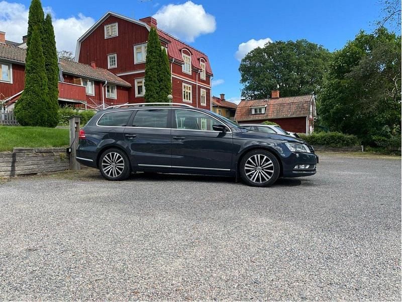 Grå Begagnad 2012 VW Passat GT Kombi | 109 000 kr (Marknadspris) - Bild 1/4