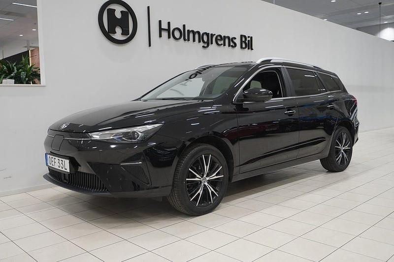 Dover white Begagnad 2022 MG MG5 EV Luxury Kombi | 199 900 kr (Marknadspris) - Bild 1/4