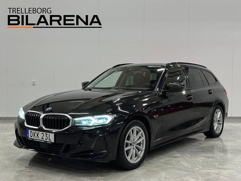 Begagnad BMW 330 292 HK (214 kW) 2023 Svart Kombi
