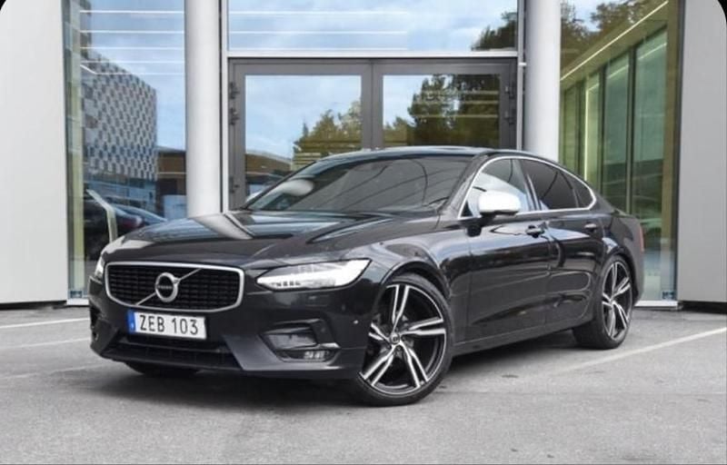 Svart Begagnad 2018 Volvo S90 R-Design Sedan | 245 999 kr (Marknadspris) - Bild 1/3