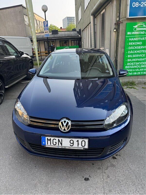 Blå Begagnad 2012 VW Golf VII Halvkombi | 68 900 kr (Bra pris) - Bild 1/4