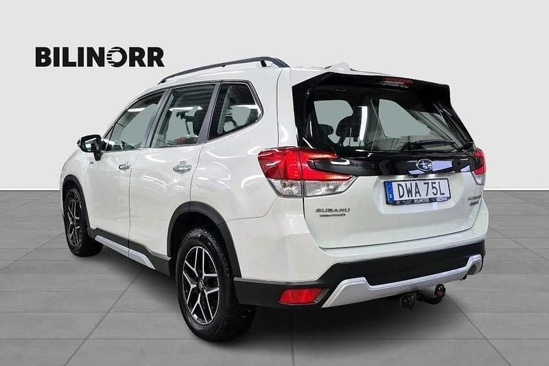 Begagnad Subaru Forester 151 HK (111 kW) 2019 Vit SUV