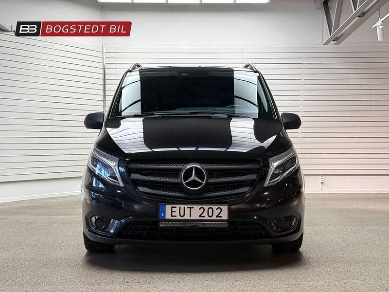 Begagnad Mercedes Vito 190 HK (139 kW) 2017 Obsidiansvart metallic Van