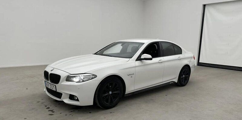 Vit Begagnad 2016 BMW 520 M Sport Sedan | 190 000 kr (Marknadspris) - Bild 1/4