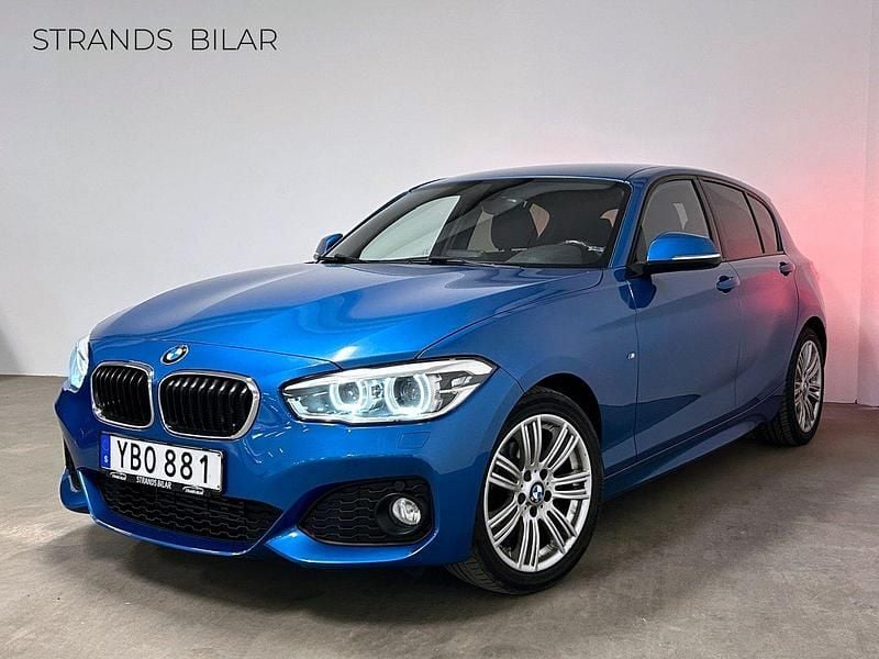 Blå Begagnad 2016 BMW 118 M Sport Halvkombi | 169 000 kr (Marknadspris) - Bild 1/4