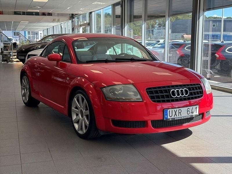 Röd Begagnad 2004 Audi TT S-Line Sportkupé | 79 900 kr (Lite dyr) - Bild 1/4