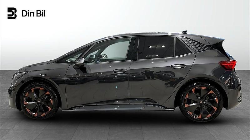 Begagnad Cupra Born 169 kW (231 HK) 2023 Quasar grey metallic Halvkombi