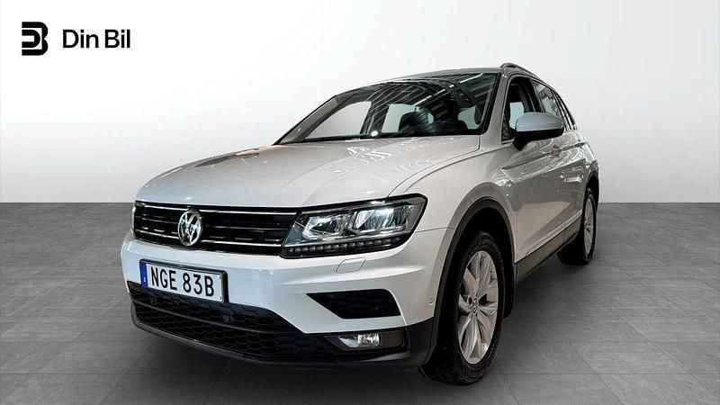 Vit Begagnad 2020 VW Tiguan Comfortline SUV | 279 900 kr (Marknadspris) - Bild 1/4