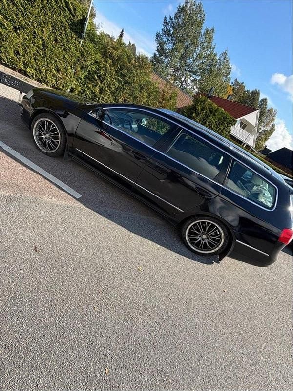 Grå Begagnad 2009 VW Passat Sportline Kombi | 30 000 kr (Bra pris) - Bild 1/3