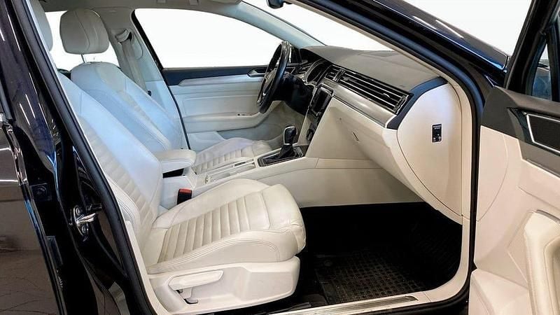 Begagnad VW Passat GT 190 HK (139 kW) 2015 Svart Kombi