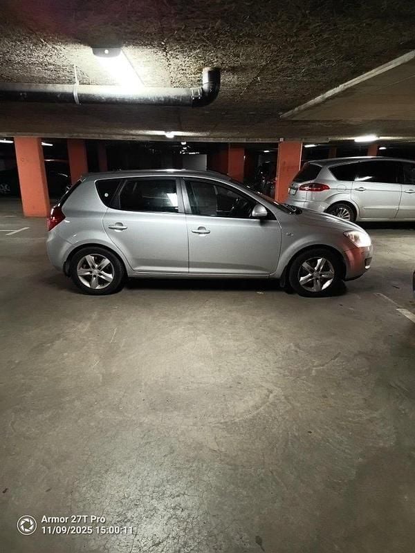 Silver Begagnad 2007 Kia Ceed EX Halvkombi | 51 000 kr (Marknadspris) - Bild 1/4