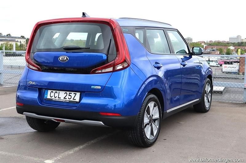 Begagnad Kia Soul EV 100 kW (136 HK) 2020 Blå samma som bilen SUV