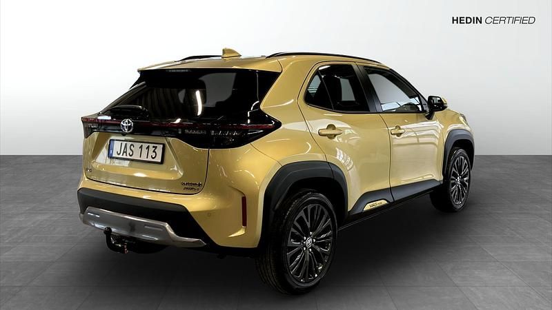 Begagnad Toyota Yaris 2024 Gul Halvkombi