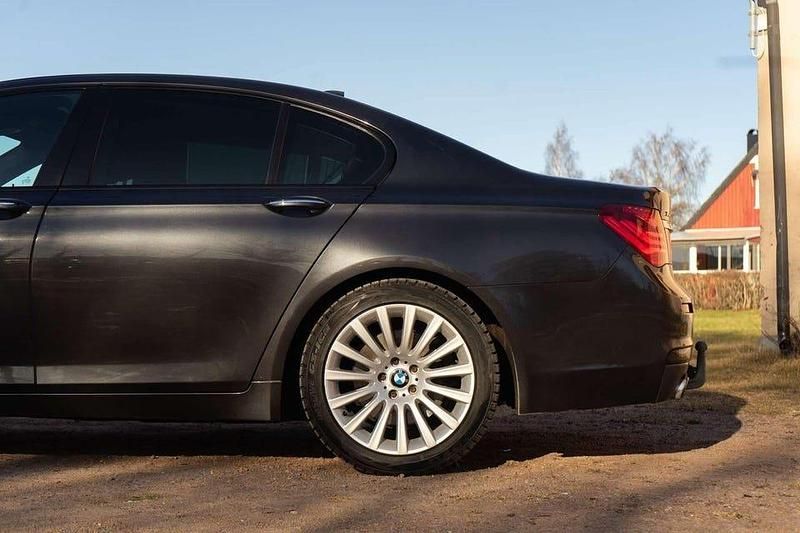 Begagnad BMW 730 M Sport 259 HK (190 kW) 2014 Svart Sedan