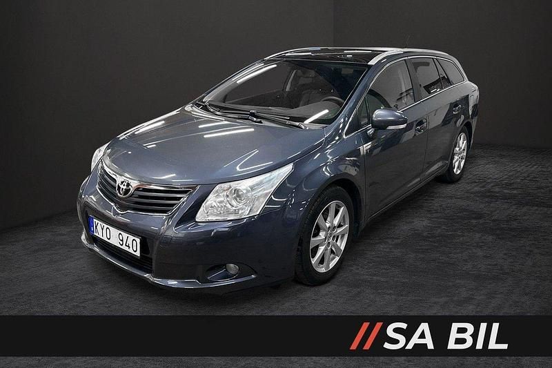 Mörkblå (blå) Begagnad 2010 Toyota Avensis Executive Kombi | 62 500 kr (Lite dyr) - Bild 1/4