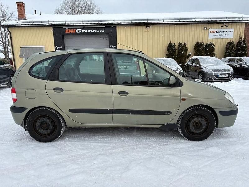 Begagnad Renault Scénic Authentique 107 HK (78 kW) 2003 Grön Minibuss