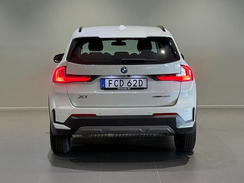 Begagnad BMW X1 Comfort Edition 136 HK (100 kW) 2023 Vit SUV