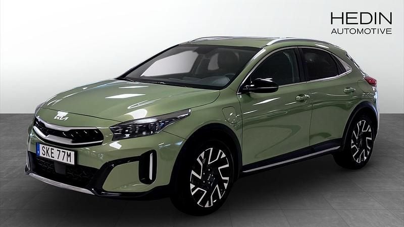 Grön (green) Begagnad 2023 Kia XCeed Advance SUV | 279 900 kr (Marknadspris) - Bild 1/4