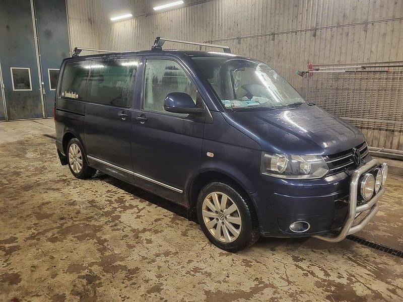 Blå Begagnad 2010 VW Multivan Highline Van | 85 000 kr (Lite dyr) - Bild 1/4