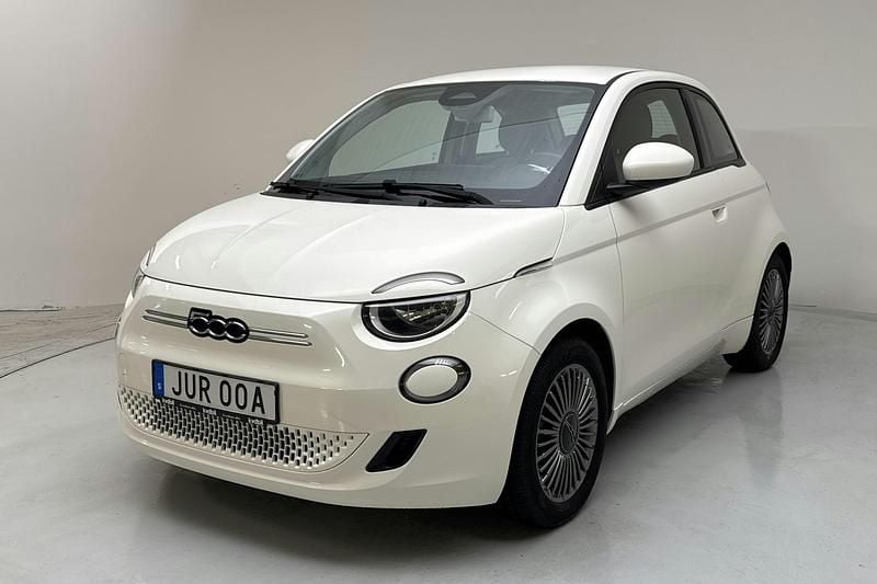 Vit Begagnad 2022 Fiat 500e Icon | 179 000 kr - Bild 1/4
