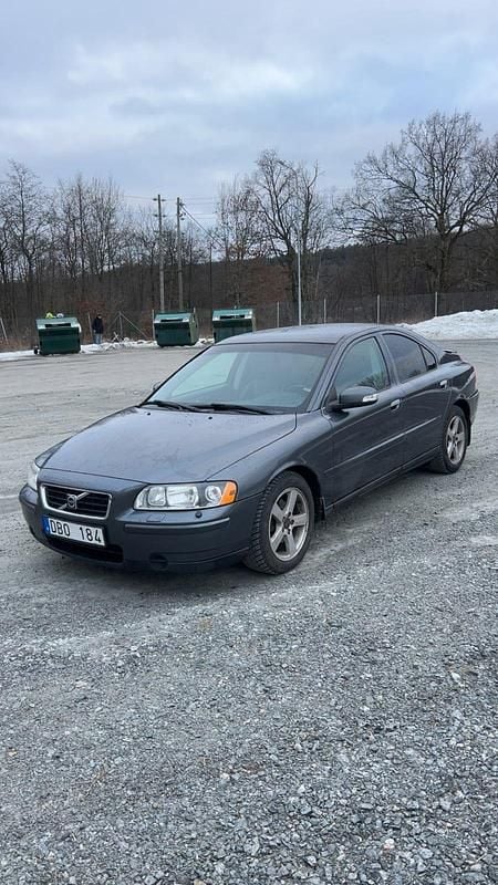 Begagnad 2008 Volvo S60 Sedan | 39 500 kr (Marknadspris) - Bild 1/4