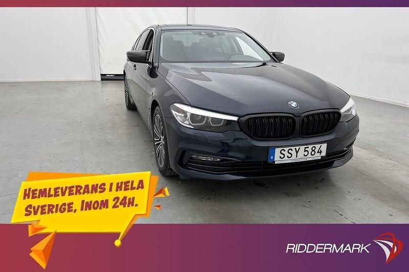 Blå Begagnad 2018 BMW 530 Sport Line Sedan | 234 800 kr (Marknadspris) - Bild 1/3