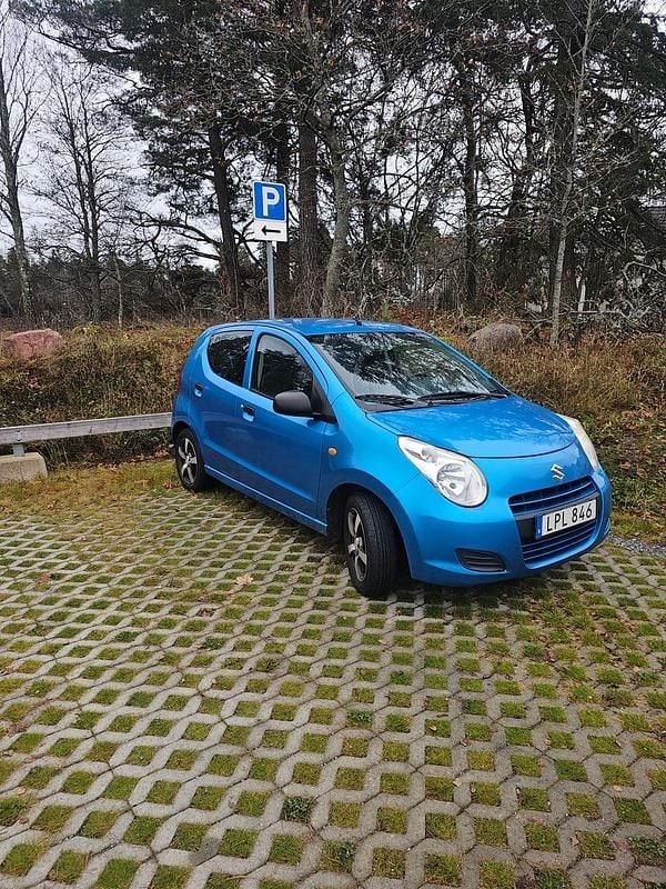 Begagnad Suzuki Alto 68 HK (50 kW) 2011 Halvkombi