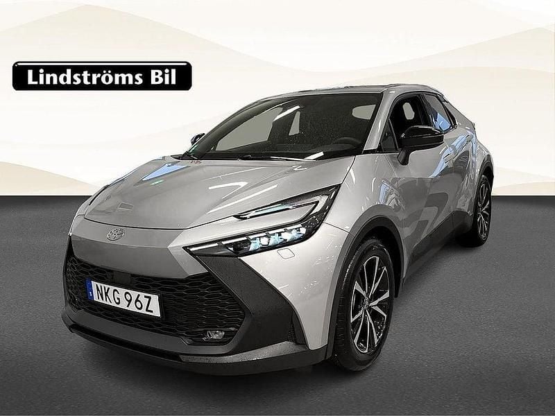 Silver Begagnad 2025 Toyota C-HR Style SUV | 359 900 kr (Lite dyr) - Bild 1/3