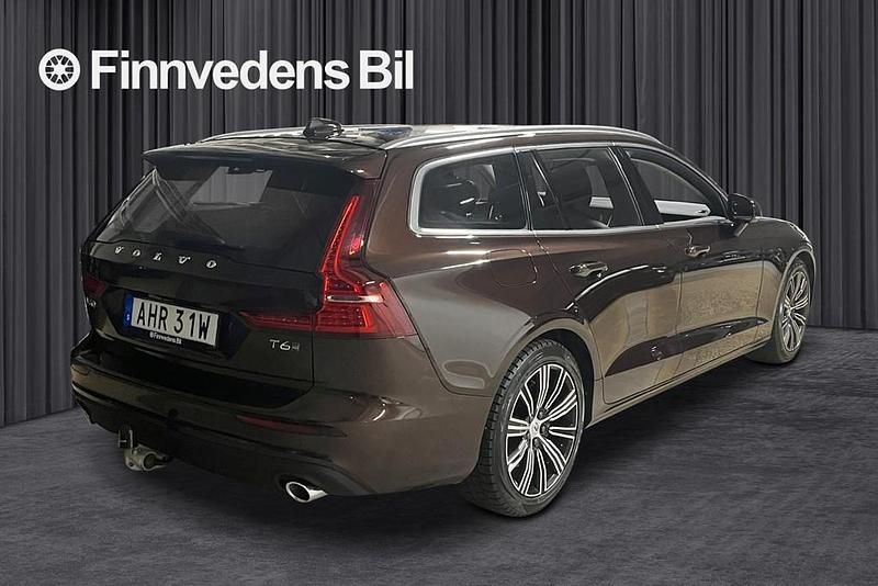 Begagnad Volvo V60 250 HK (183 kW) 2020 Brun Kombi
